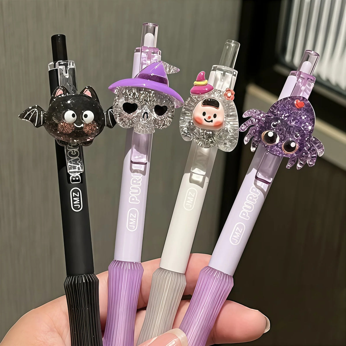 8/4 Pieces with Random Designs, Halloween Limited Edition Glitter-Scented Pendant Gel Pens with Black Ink, Quirky and Fun Style, Smooth Quick-Dry Black Ink, 3D Ghost Pumpkin Glitter Accessories, Sweet and Dark Color Sc