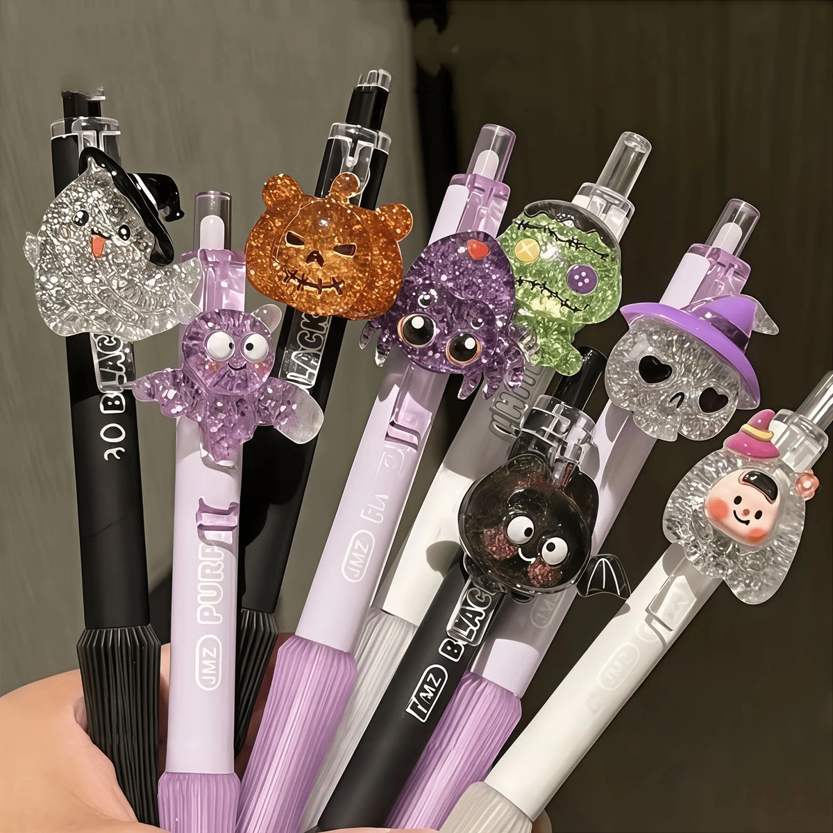 8/4 Pieces with Random Designs, Halloween Limited Edition Glitter-Scented Pendant Gel Pens with Black Ink, Quirky and Fun Style, Smooth Quick-Dry Black Ink, 3D Ghost Pumpkin Glitter Accessories, Sweet and Dark Color Sc